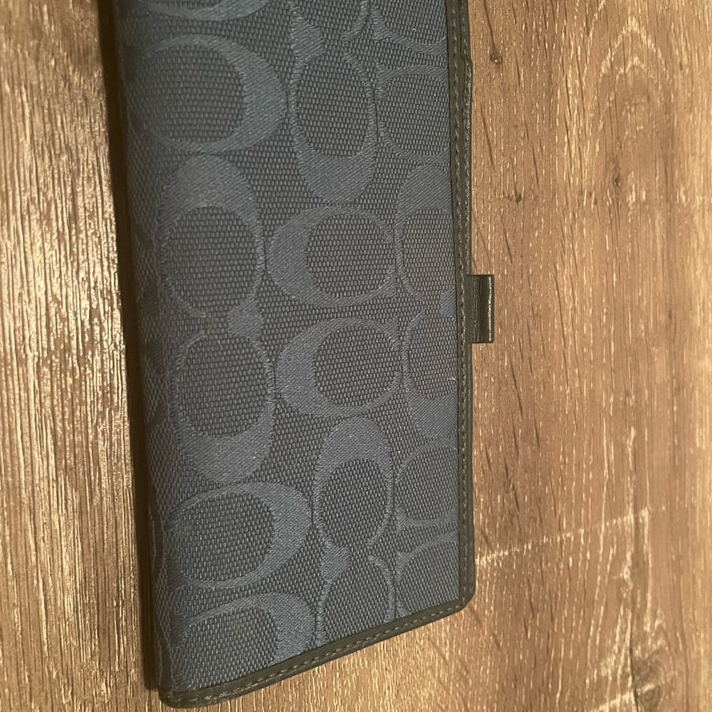 Wallets - Picture 4 of 10